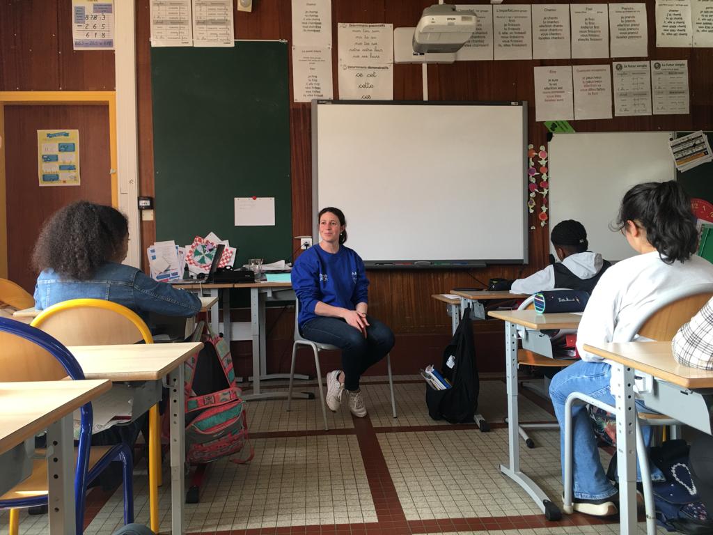 ÉDUCATION AUX MÉDIAS : La classe au tennis, l&rsquo;ex-joueuse de tennis dans la classe