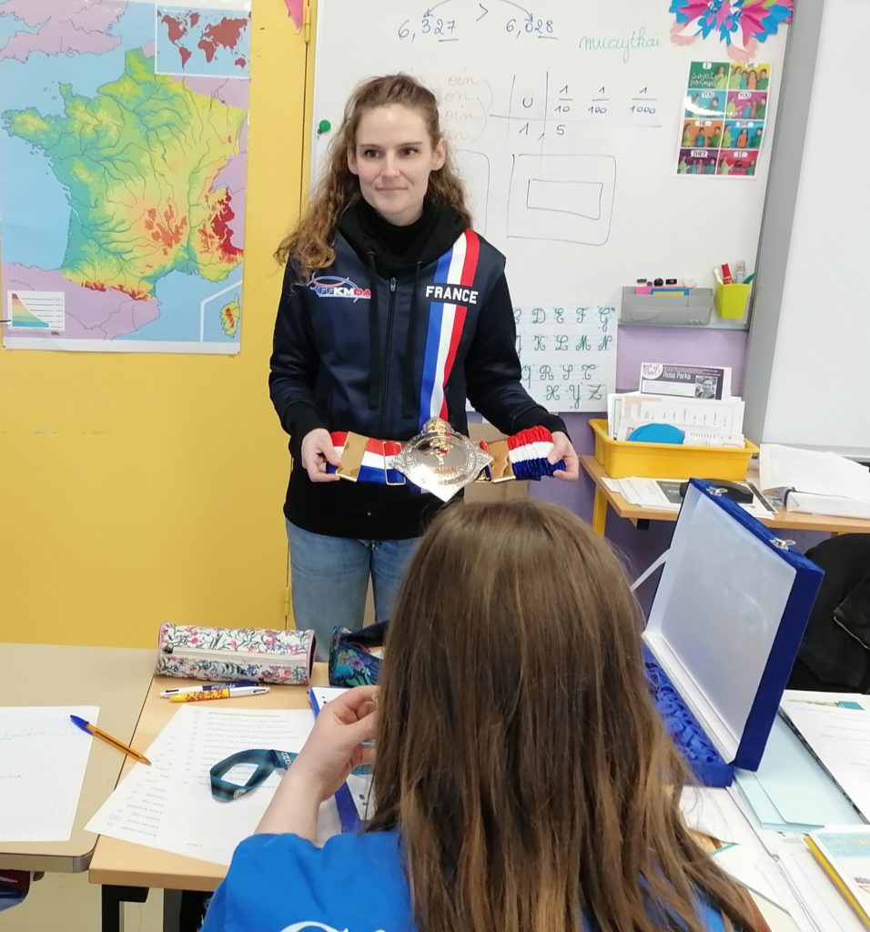 ÉDUCATION AUX MÉDIAS : Amiénoise et championne de France de muay-thaï