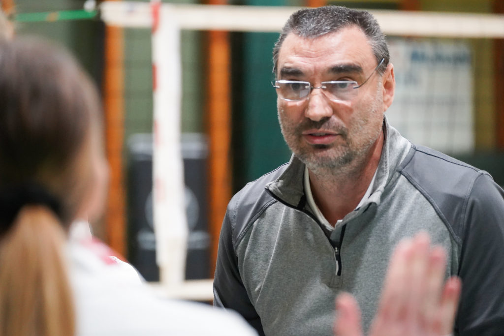 MIXITE : Ion Dobre au service des volleyeuses longacoissiennes